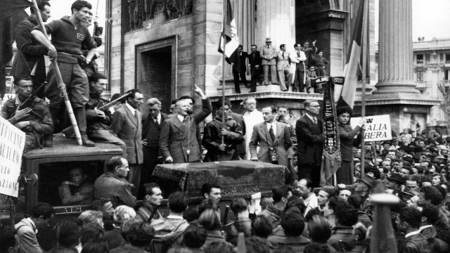 PsiAvigliano's tweet photo. “Cittadini, lavoratori! Sciopero generale contro l’occupazione tedesca, contro la guerra fascista, per la salvezza delle nostre terre, delle nostre case, delle nostre officine. Come a Genova e Torino, ponete i tedeschi di fronte al dilemma: #arrendersi o #perire.”
#SandroPertini https://t.co/08Wwzvphr5