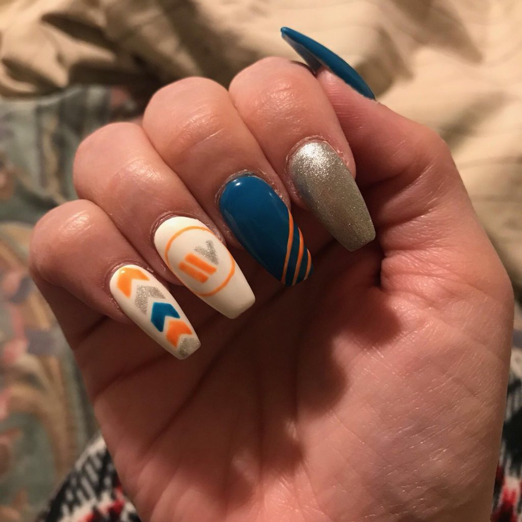 Representing the west coast Commissions Team!  Dedication at its finest! 😎 #WVisThePlaceToBe