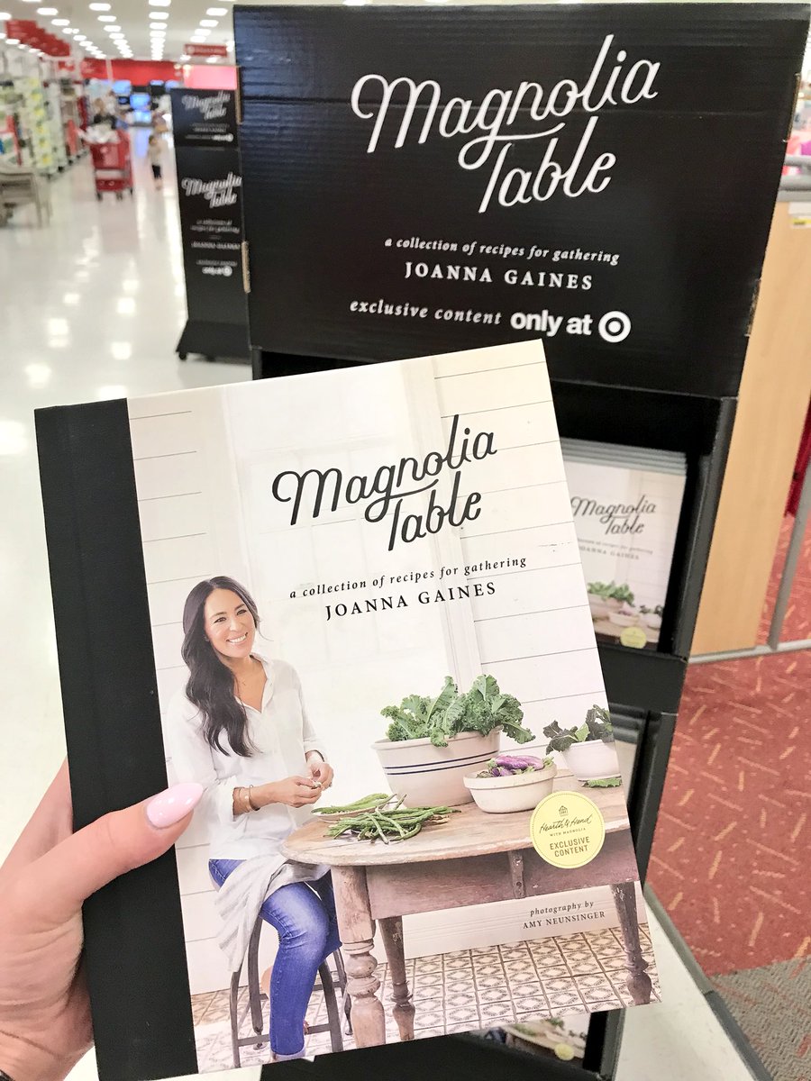 bighairdiva_13's tweet photo. We are drooling over @joannagaines recipes in her Magnolia Table @Target exclusive cookbook‼️ 😋🍽🎯🍓🍒🥕🌽🧀🥒 #T0986 https://t.co/nR0Hp9SxPp