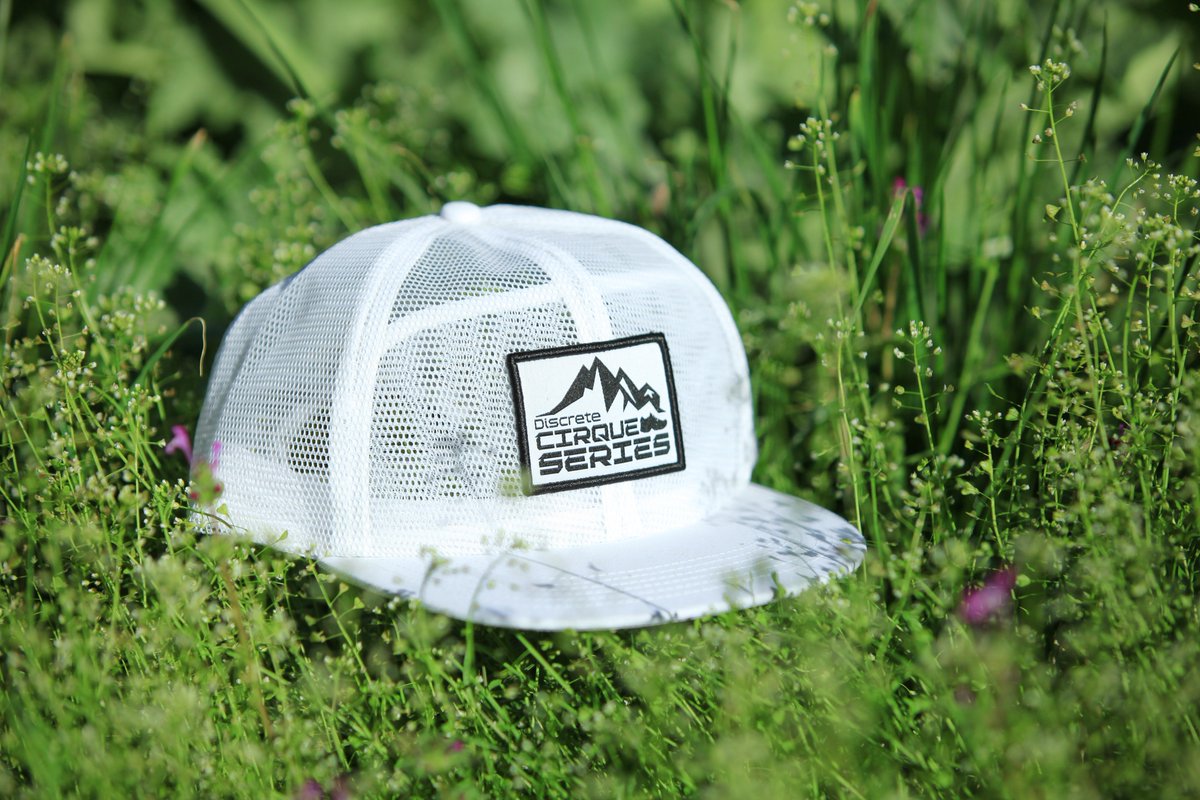 Discrete Clothing tweet media