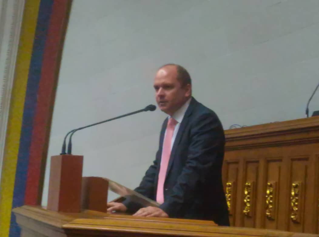 AsambleaVE's tweet photo. Dip.@AngelMedinaD: Lo que hoy sucede en Nicaragua no es nuevo, es parte de la técnica que ha querido apropiarse de toda América Latina; utilizar la justicia y las instituciones para inhibir la expresión ciudadana. #SesiónAN https://t.co/ntYWFSsjTq