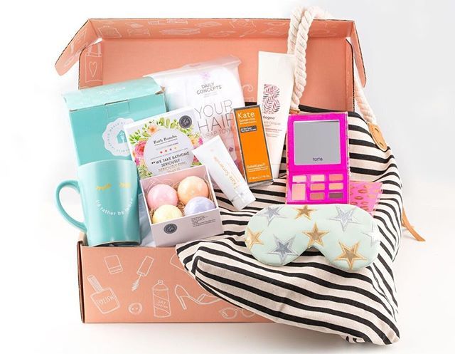 kacie_cooper's tweet image. It’s the last few days to get your FabFitFun box are counting down! #fabfitfunpartner Go to the link in my bio to get it before it’s gone! You can also get $10 off with the code “SUNSHINE” #fabfitfun #fabfitfunspringbox #springbox #box #subscriptionbox #love #products