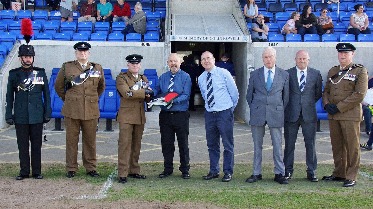 8RIFLES's tweet photo. 8th Battalion The Rifles are proud to forge a new partnership with Bishop Auckland Football Club. “Come on you Two Blues” @8RIFLES @bishopafc https://t.co/ULJftUN7KI
