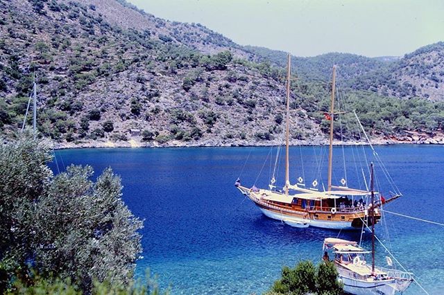 #Turkishgulet #timberbuilt #lyciancoast #mooredforlunch #snorkelling #summer! #coves