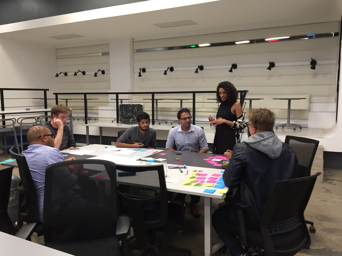 OIJHBChapter's tweet photo. We've introduced the #DesignwithGrind challenge and now participants are discussing their ideas. 

There's no shortage of bright minds here! https://t.co/XTq9BIDxJJ