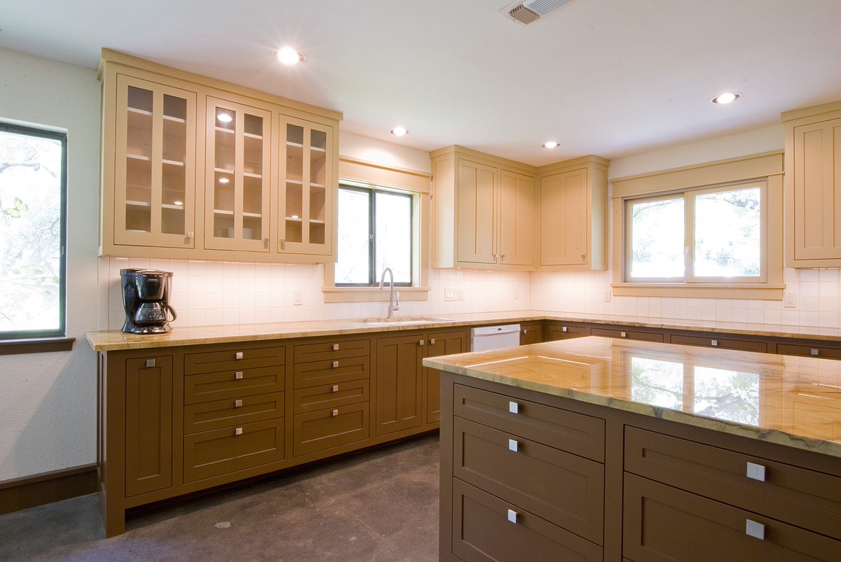 CraftsmanAustin's tweet photo. Some #kitchencabinets in #northaustin #austinkitchens #austinarchitecture #austininteriordesign #austinhomedesign #craftsmanhomesofaustin #craftsmanstyle #atxhomes #austinremodel #austinhomebuilder #austinrealestate #austincustomhomes #austinhomeinteriors #austincarpentry https://t.co/Uny4FwEdnA