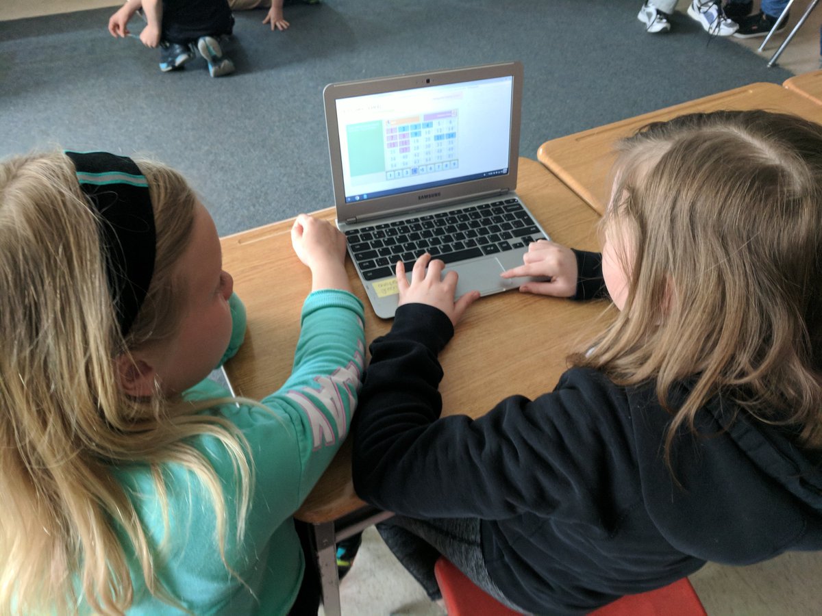 TeacherAMurray's tweet photo. Practicing our multiplication skills w a game! #timessquare #calculationnation @HewittsCreek https://t.co/vVnkr3FNcH