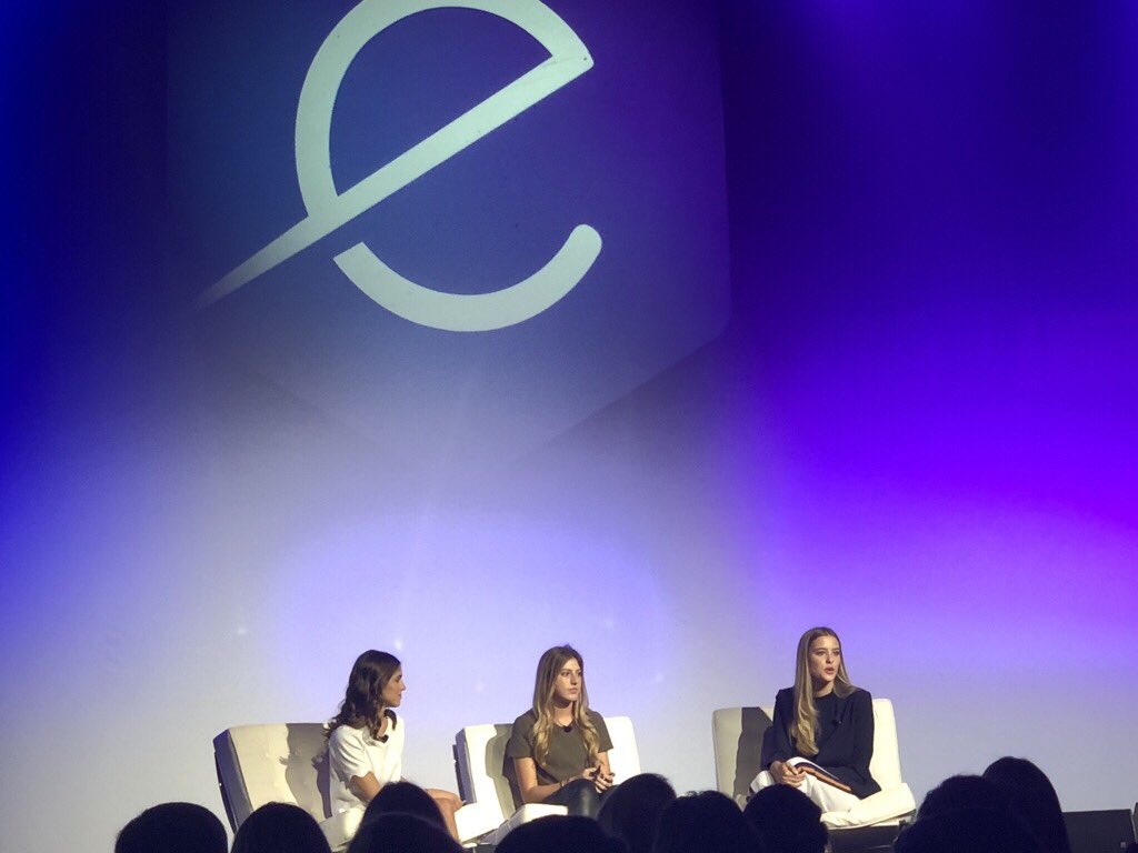 republicagt's tweet photo. #RepublicaTech Durante el #eMerge18 se presentó #SmartStraw una compañía que desarrolló una pajillas que te muestran si hay drogas en una bebida, los motivó el problema qué hay muchas personas que ponen alguna drogas en los tragos. https://t.co/0z03kNj9fq