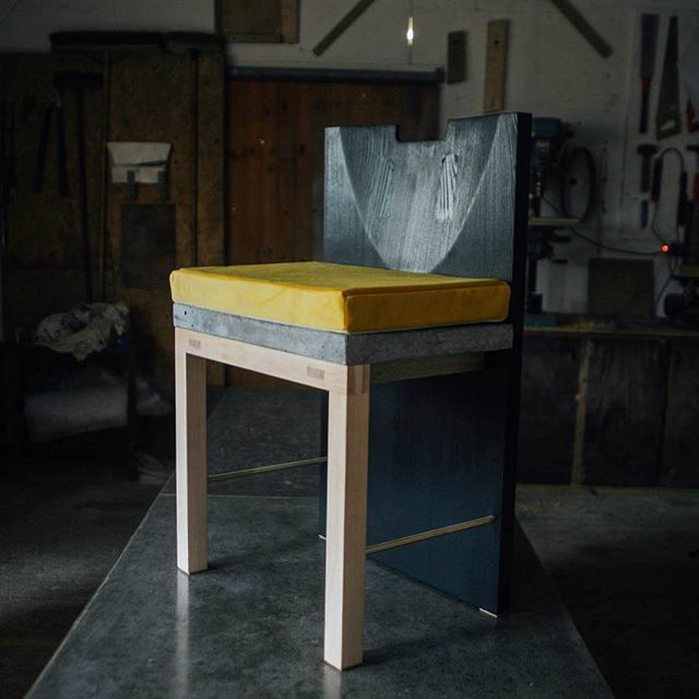 TemperStudio's tweet photo. Scorched carved Ash. Raw Ash. Brass. Velvet.
.
#18002TS .
.
#temperstudio #design #handmade #luxury #bespoke #materialpoetics #concrete #brass #texture #choppywaters #reception #desk https://t.co/OtwJ94HSmv https://t.co/zKkJtukI4q