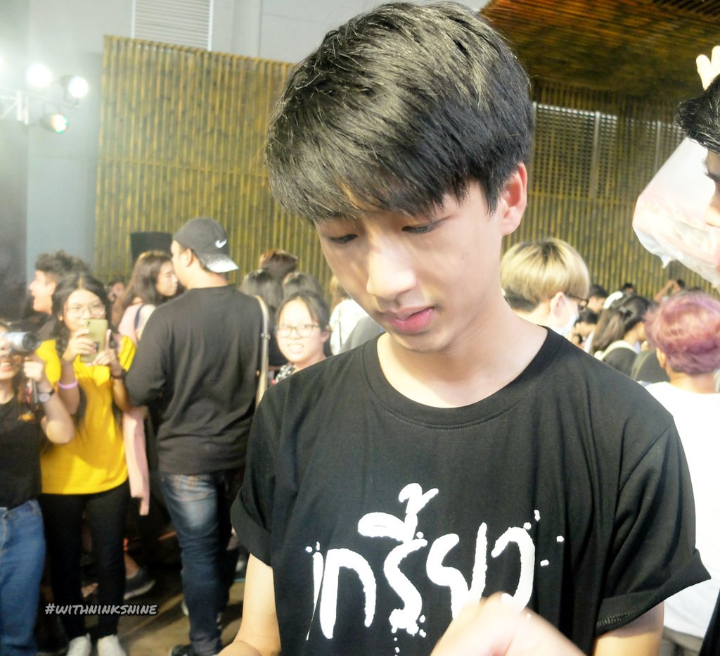 With_Nineksnine's tweet photo. ก็คิดถึงคุณเขาอะนะ^^
ถึงจะใส่เสื่อเกรี้ยวกราด แต่อ่อนโยนนะจ๊ะ^^
@nineksnine
#nineksnine #withnineksnine #withearthnine
#TUSexyBoy https://t.co/wkqYovAIRM