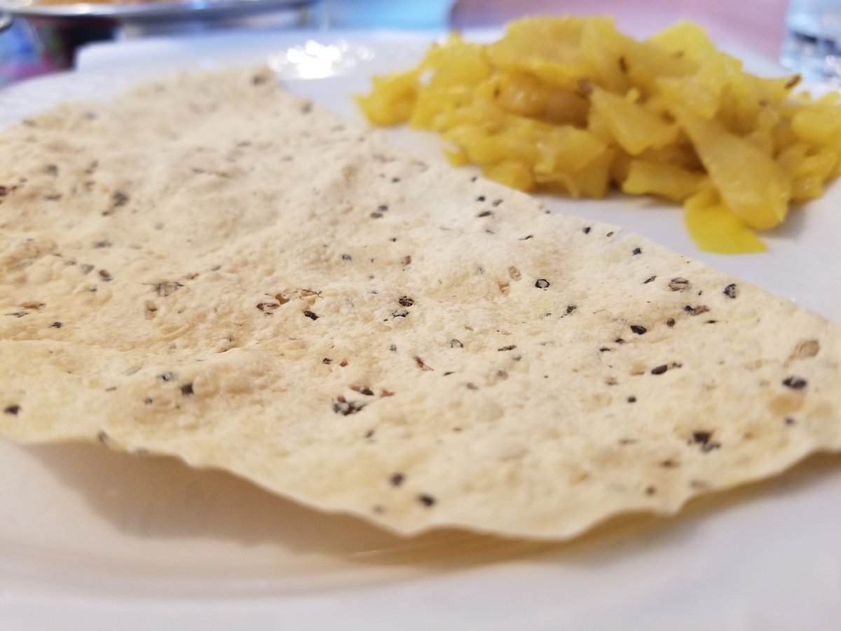 Lizro27's tweet photo. #lunch #DineSpringfield #panjabitadka #SpringfieldMa #buylocal #curry #samosas https://t.co/9KiNJ3LGtu