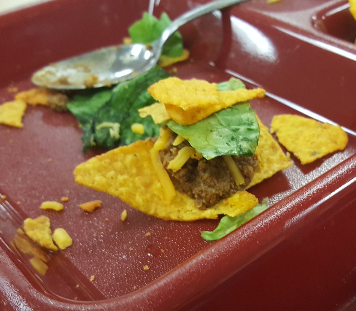 PabsLyn's tweet photo. Spotted @KingElemDMPS  walking taco tower @DMPS_Dining
 "It's goood!" -student #schoollunchcreation https://t.co/0FLzNaSP0m