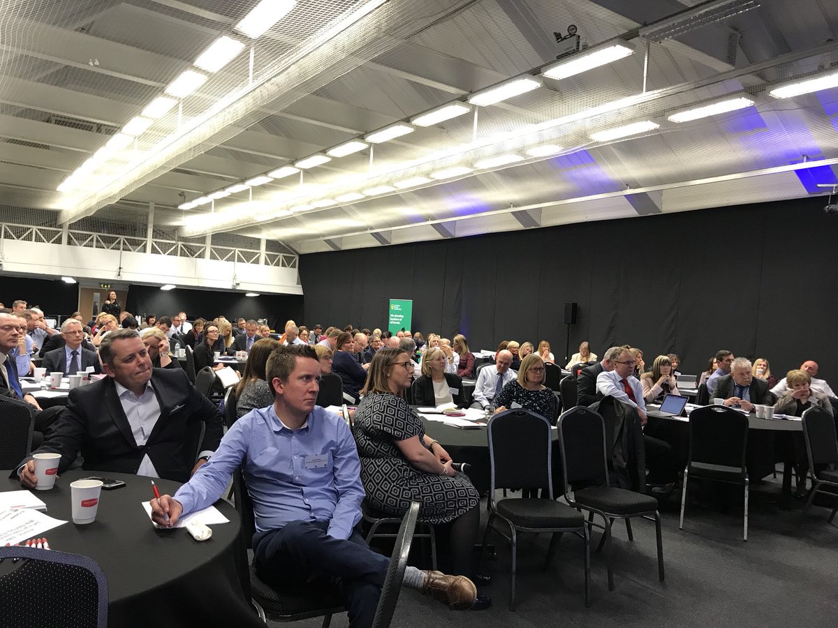 RD_EastMidlands's tweet photo. Stimulating and inspiring day with @RSC_EMH region MAT CEOs today - big thanks to @Carter6D and @johndunford for inspiration, to those leading workshops, to my team for great organisation and above all to CEOs for the shared journey to raise achievement for ALL pupils #EMHCONF18 https://t.co/Ny9aB99OTl
