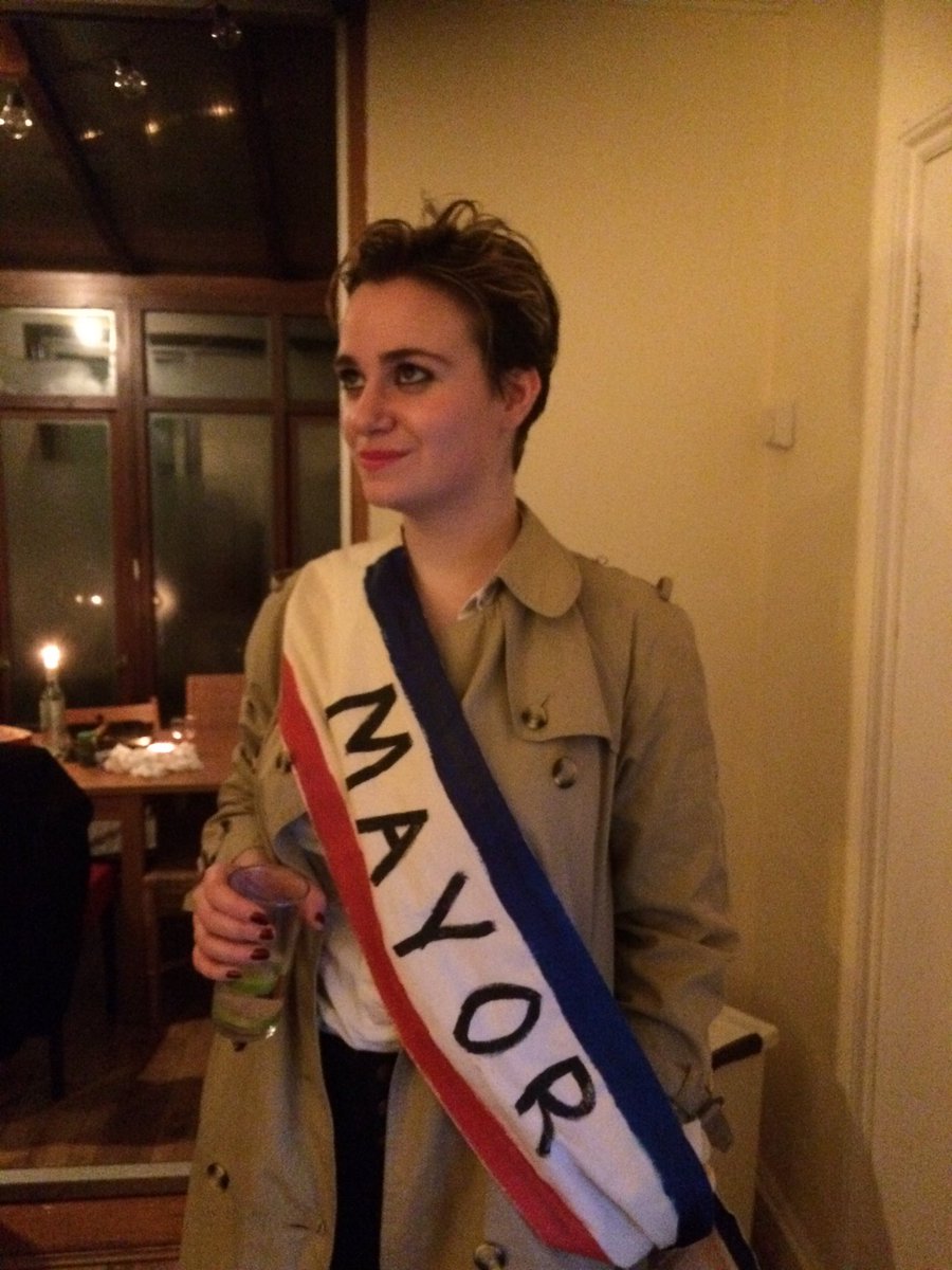 LauraTheRealGi's tweet photo. An article in @thepooluk told me to 'Think too much of myself!' So my phone background is now a picture of me as the mayor. https://t.co/CBRm1JT6rY