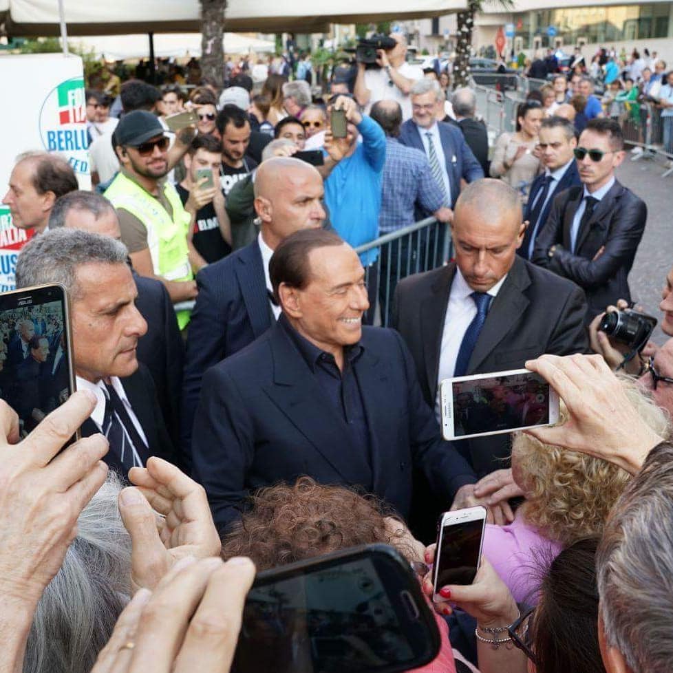 Silvio Berlusconi tweet media