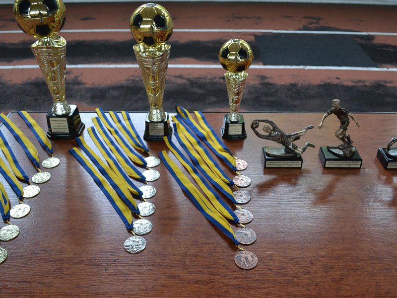У Вінницькому вищому професійному училищі ДПО розпочалися 3-денні змагання з міні-футболу. Ігри проходять на території спортивної бази «Колос». За звання кращих змагаються 27 команд поліцейських охорони з усієї України.
Деталі - bit.ly/2HKLo5m
 #security_police #поліція