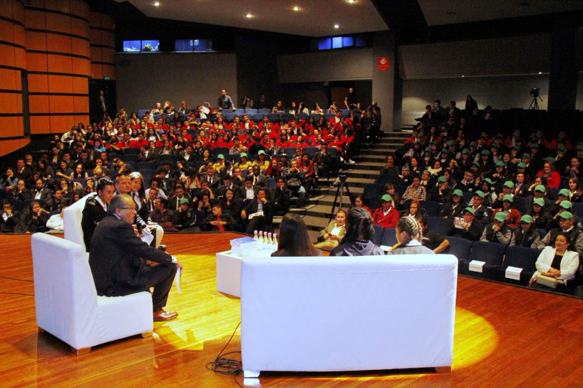 Nosotros desde la <a href="/PGN_COL/">Procuraduría General de la Nación</a> vamos a ser socios de la juventud para que cumpla con sus sueños: <a href="/fcarrilloflorez/">Fernando Carrillo F.</a> en conversatorio <a href="/FILBogota/">FeriadelLibroBogotá</a>