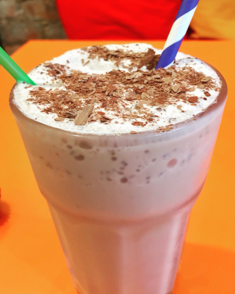 whatKTdoes_now's tweet photo. This #saltedcarmel & chocolate @PurbeckIceCream milkshake p much sums up my bittersweet day. @Chococoexe #chocoholic #yummy #exeter #treats #poweredbysugar https://t.co/3s574ip0PP