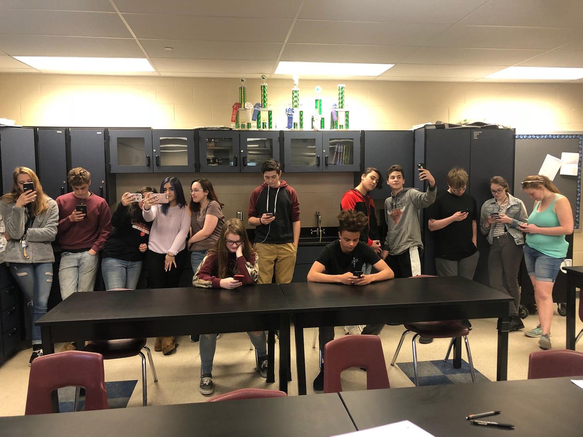 NHSCounDept's tweet photo. Communication and reaching out to each other is key. This crew says to use your cell phones for GOOD! π²πYou never know what someone else is going thru. #StandUp4NHS #WeekWithoutHate #WeAreNorthern https://t.co/y9XrDjeEqE