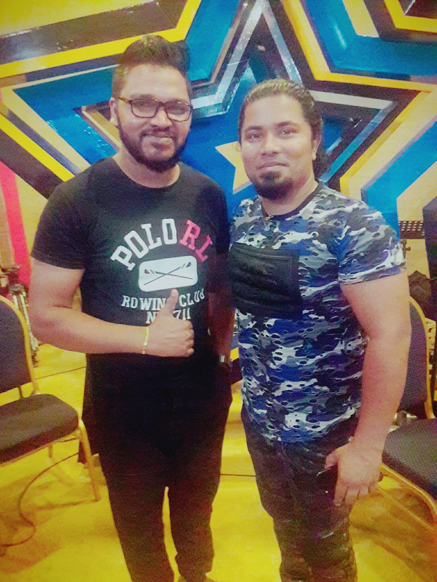 SamVick03001736's tweet photo. Voice training at BMICH With Master #Nalaka #Sajee Brother👍. https://t.co/HKvpYl3wZC