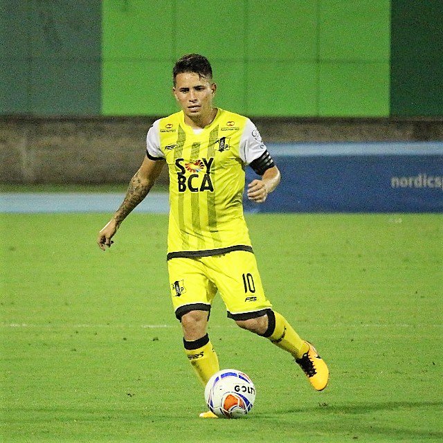 <a href="/Rogertorres_20/">Roger Torres</a> también será baja frente al América. Torres estará al menos 5 días más por fuera de competencia debido al edema de tejidos blandos sin presencia de hematoma que sufrió en el partido ante Rionegro Águilas. Así lo informó el médico del club; Jaime Pinzón.