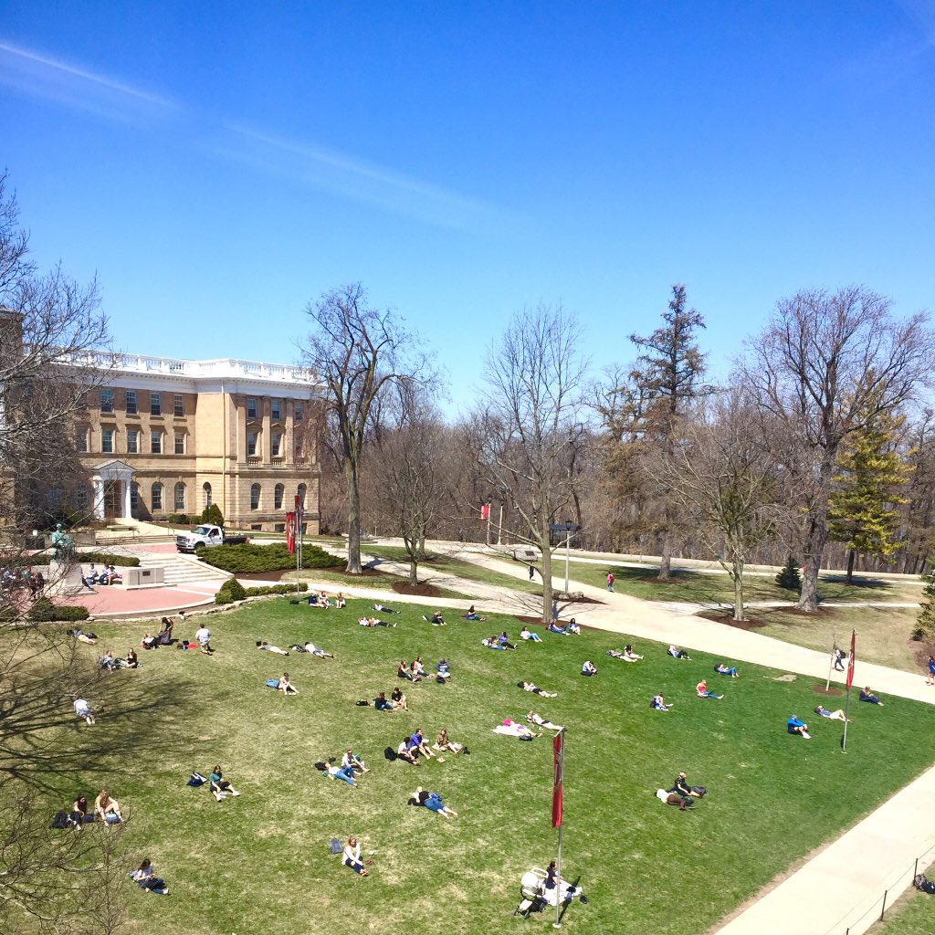 katiemv's tweet photo. Finally! #uwspring #bascomhill #uwmadison https://t.co/NSXp8ip0T6