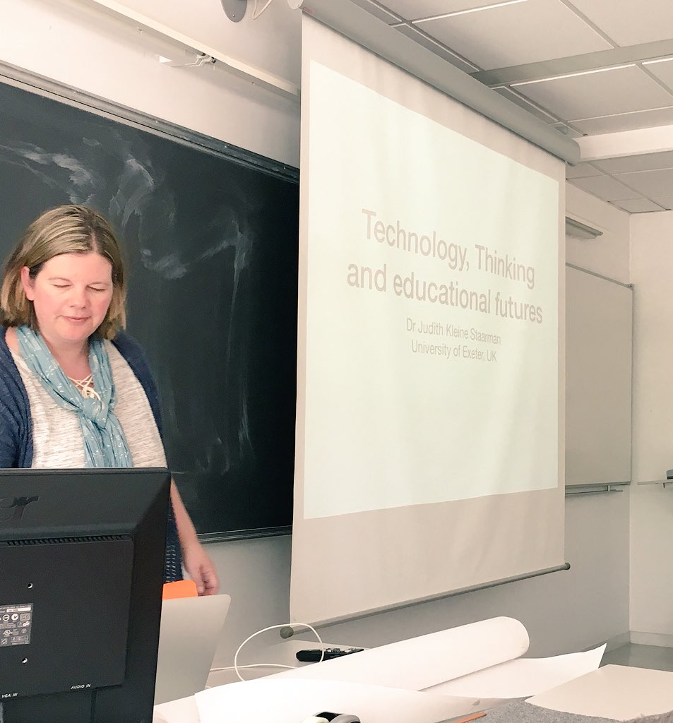 LauraMarti22's tweet photo. Interesting conference about #Technology, #thinking and #EducationalFutures. #cocrea_fepts we promote the teaching thinking? @COnTic15 https://t.co/FCURLgwerJ