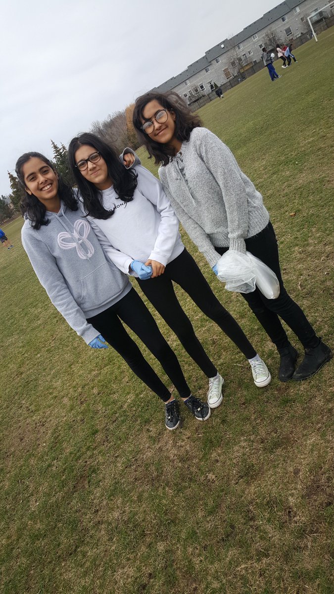 MsDemkowicz's tweet image. With the weather finally cooperating with its season, we were able to get out and clean up our yard! 

#SchoolWideCleanup
@thunderwolves98