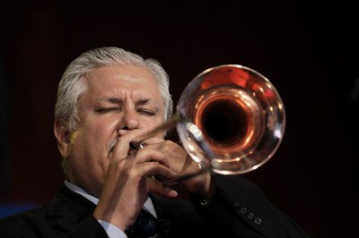 TGNcultura's tweet photo. 🎺 Dan Barrett, trompetista, trombonista i arranjador, ha treballat amb grans noms de la història del #jazz y del swing com Benny Goodman, Woody Herman, Mel Torné o Tony Bennett. Actuarà aquest dissabte al #TeatreTGN en el marc del Festival Int. #DixieTGN https://t.co/Mwx9EL7qDq https://t.co/Q2yDKOD9CC