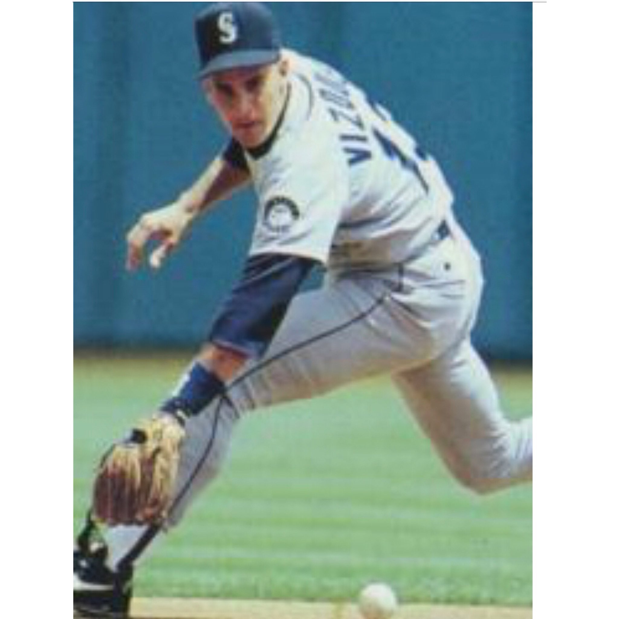 Happy Birthday to the Best SS ever Omar Vizquel !!
Hands of Gold  -  Little O 