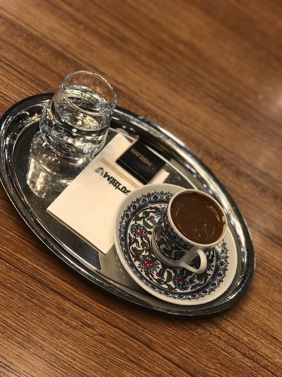 Kahve aşk gibidir, her ne kadar sabır ve özen gösterirsen tadı o kadar güzeI oIur. #katibimcafe 😍😉
