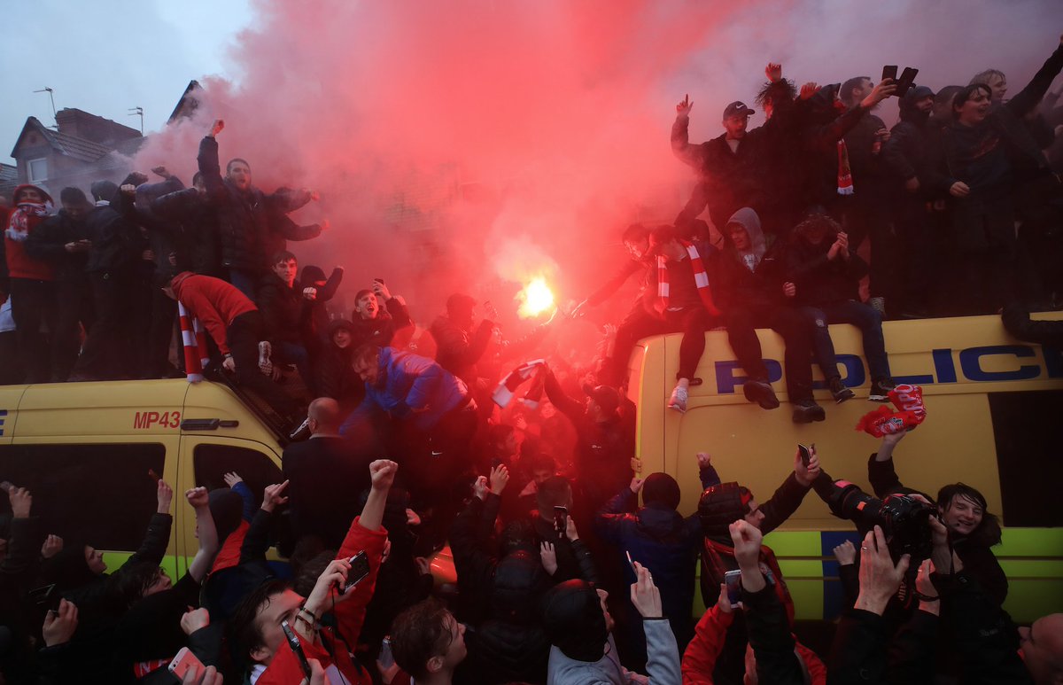 Jurgen Klopp to Liverpool fans: 'Be on your best behaviour tonight!'

Liverpool fans: