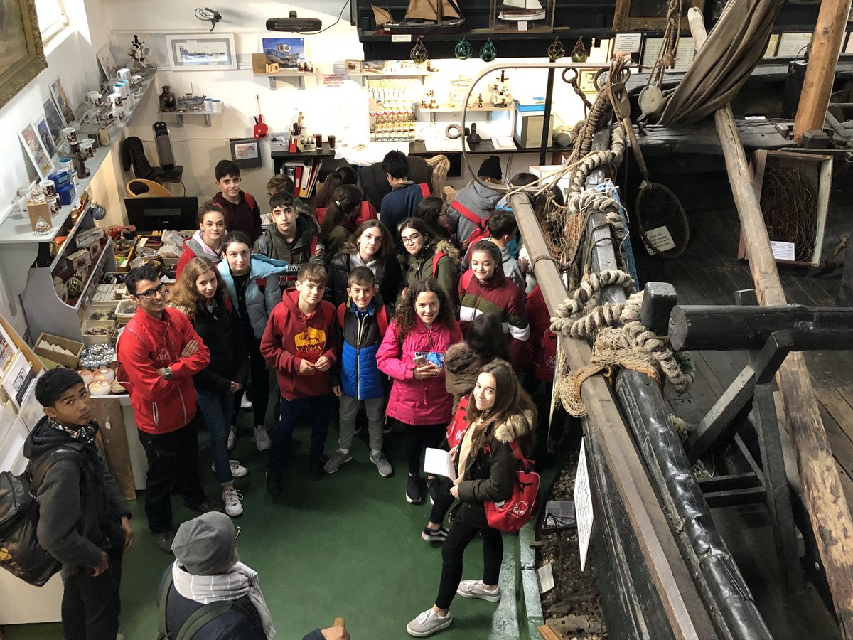 VReinaGijon's tweet photo. Tarde de visita a la Old Town y el Fishermen’s Museum de Hastings. Conociendo muchos lugares bonitos de esta ciudad de pescadores #VR #VRontour #ponteencamino #Hastings #UK @HastingsOldTown https://t.co/H9PzAidvyV