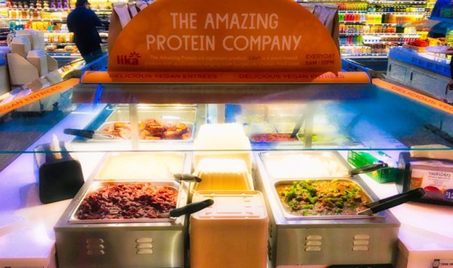 So many #plantbased options to choose from at <a href="/WholeFoods/">Whole Foods Market</a>' hot-food bar, including newcomer #Lika, a #vegan meat made from 'shrooms and barley. >> bit.ly/2HKJNNg