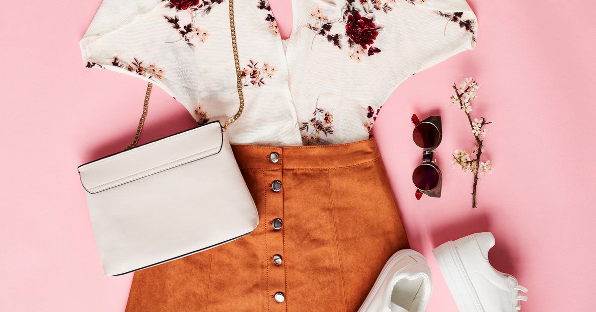 BagMeBaby's tweet photo. According to the @HuffPost, 2018 spring fashion trends include bucket purses, geometric earrings, and satin - all of which we now have in store for you in many unique styles. https://t.co/EE3ybxfMsM https://t.co/9h9X2R2ECF
