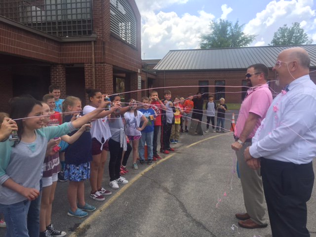 GESIndians's tweet photo. We had an awesome time at our fundraiser celebration today. Thank you to @KonaIceColumbia for bringing the music and snow cones. And @PHeathBranham learned the importance of wearing sunglasses to a silly stringing. Apparently @Chris_Bussell has done this before. https://t.co/DP6YCC8OCg