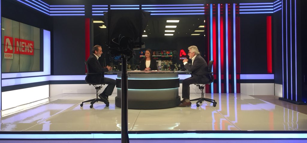 ChristophorosCh's tweet photo. Ο @GeorgeTsalakos παραδίδει τα ηνία στον Γιώργο Κασκάνη! @EmiliaKenevezou @alpha_cyprus https://t.co/I0iB4ZelhS