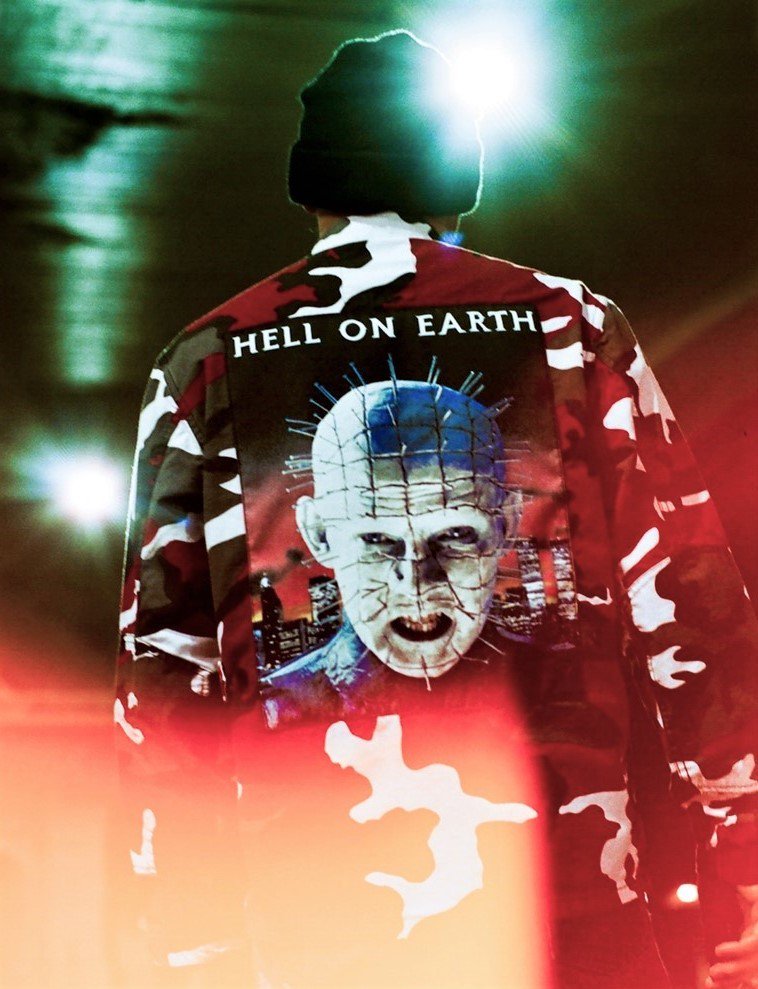 Supreme__LA's tweet photo. RAISE HELL. 😈

#supreme #supremelosangeles #supremereseller #supremeforsale #supreme4sale #supremehellrasier #hellraiser #ss18 https://t.co/wUiygAzW2a