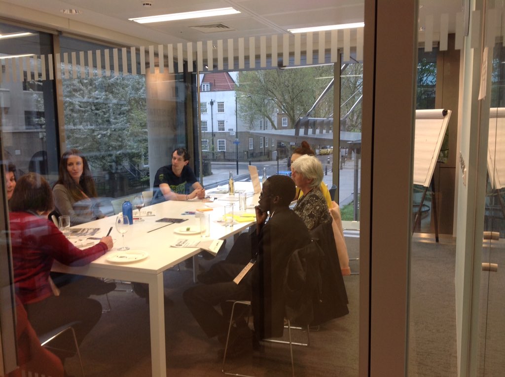 Niccola_CPD's tweet image. Lots of #CreatingConnections and animated conversation at The Living Centre in #SomersTown tonight! #CoProduction in health and wellbeing