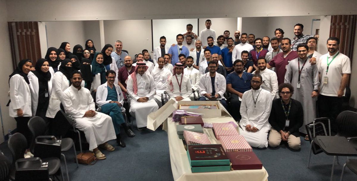 malsalamah1's tweet photo. بعد تكريم الطبيب المقيم المثالي من كل سنة و تكريم الدكتورة اثير على سنة مميزة من استلامها كبيرة الاطباء المقيمين.  ما اجمل ان يعمل المرء مع عقول مميزة مثل هاؤلاء.  شكرا لكم جميعا. https://t.co/VHB4m14AaQ