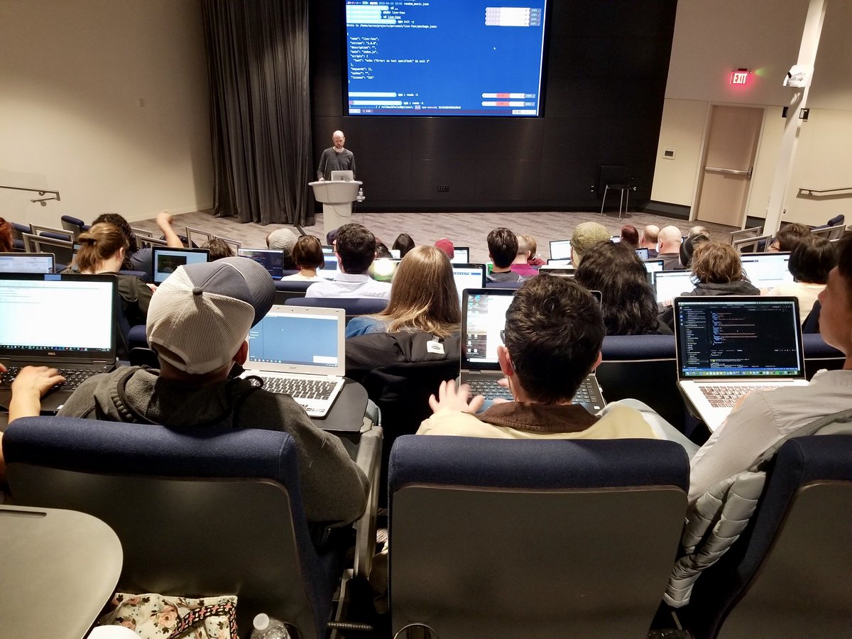 PGRCareers's tweet image. Last week for @OHTecOnline #TechWeek Progressive presented a session on #FunctionalJavaScript. Attendees across Northeast Ohio learned how to write better, cleaner and more testable code. #TechTuesday