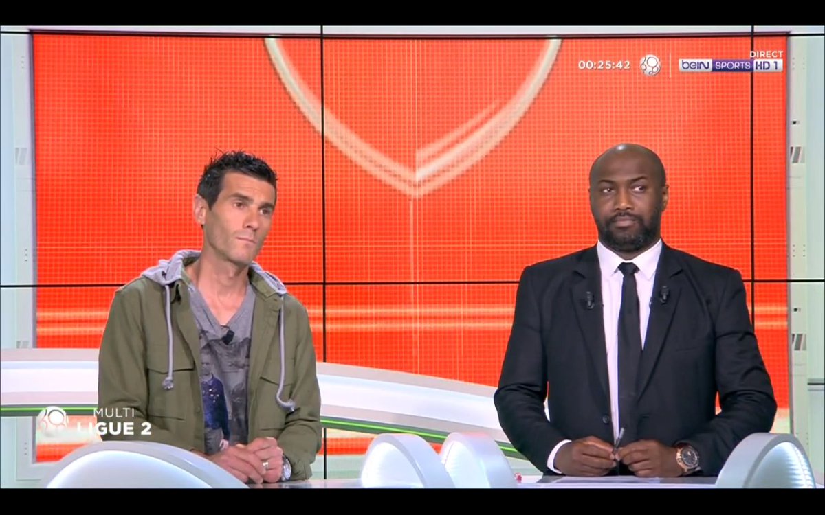 castelnaucresfc's tweet photo. Et alors Cyril Jeunechamp, on sèche l'entraînement des U17 pour aller sur le plateau de #MultiLigue2 ? Rendez le nous @samuelollivier et @beinsports_FR on en a besoin pour la fin de la saison 😉 #TEAMCCFC https://t.co/mFA4onLIRw