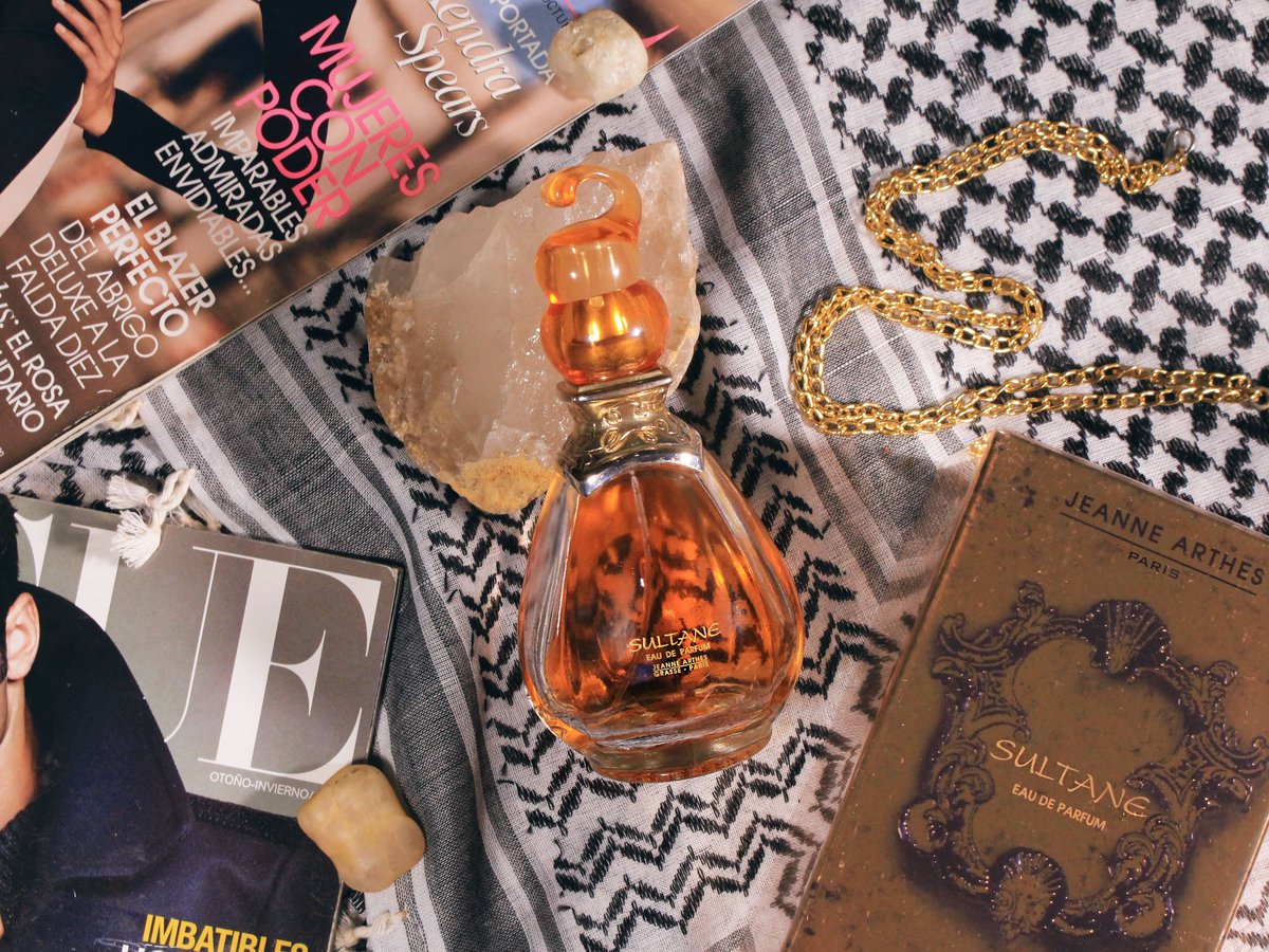 DianeyParfums's tweet photo. #TipsDianey 💗
Si tu perfume tiene olor a vainilla, opta por jabones, geles de ducha y cremas de ese mismo aroma. Así, tendrás una vibra aromática mucho más coherente.
#Belleza #salud #Perfume https://t.co/3kfZUp6LyY