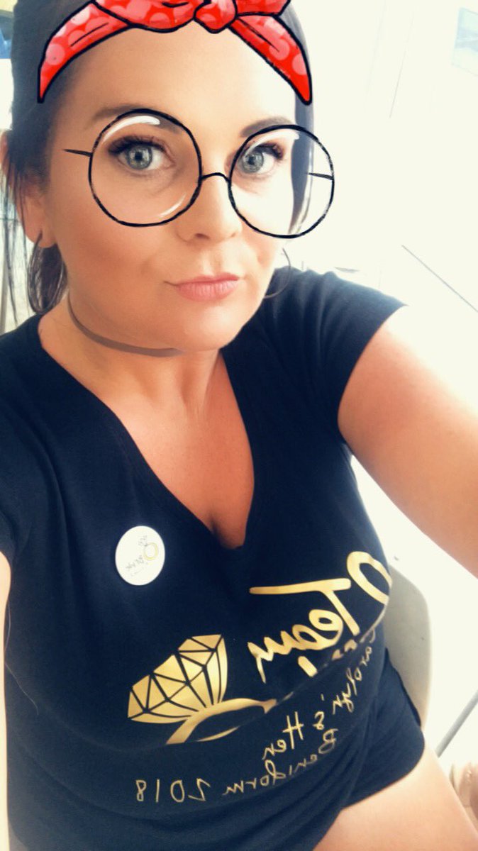 belfastgirl30's tweet photo. Night out number two in Benidorm 🐝🐝🙈🙈🍸🍸 #stickystar #benidorm https://t.co/zoLLzdhLEt