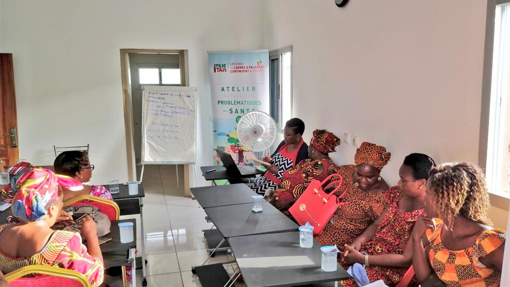 SG_labinno's tweet photo. #Abidjan Fin de l'atelier #TamTam avec les femmes de plusieurs secteurs d'activités en #Cotedivoire. Merci @OvillageCi d'avoir abrité ces moments inédits avec des femmes de valeurs.
Les débats sur l'éducation financière continuent ici 👉 https://t.co/XLhgDadE2o https://t.co/QNa28HjzJW