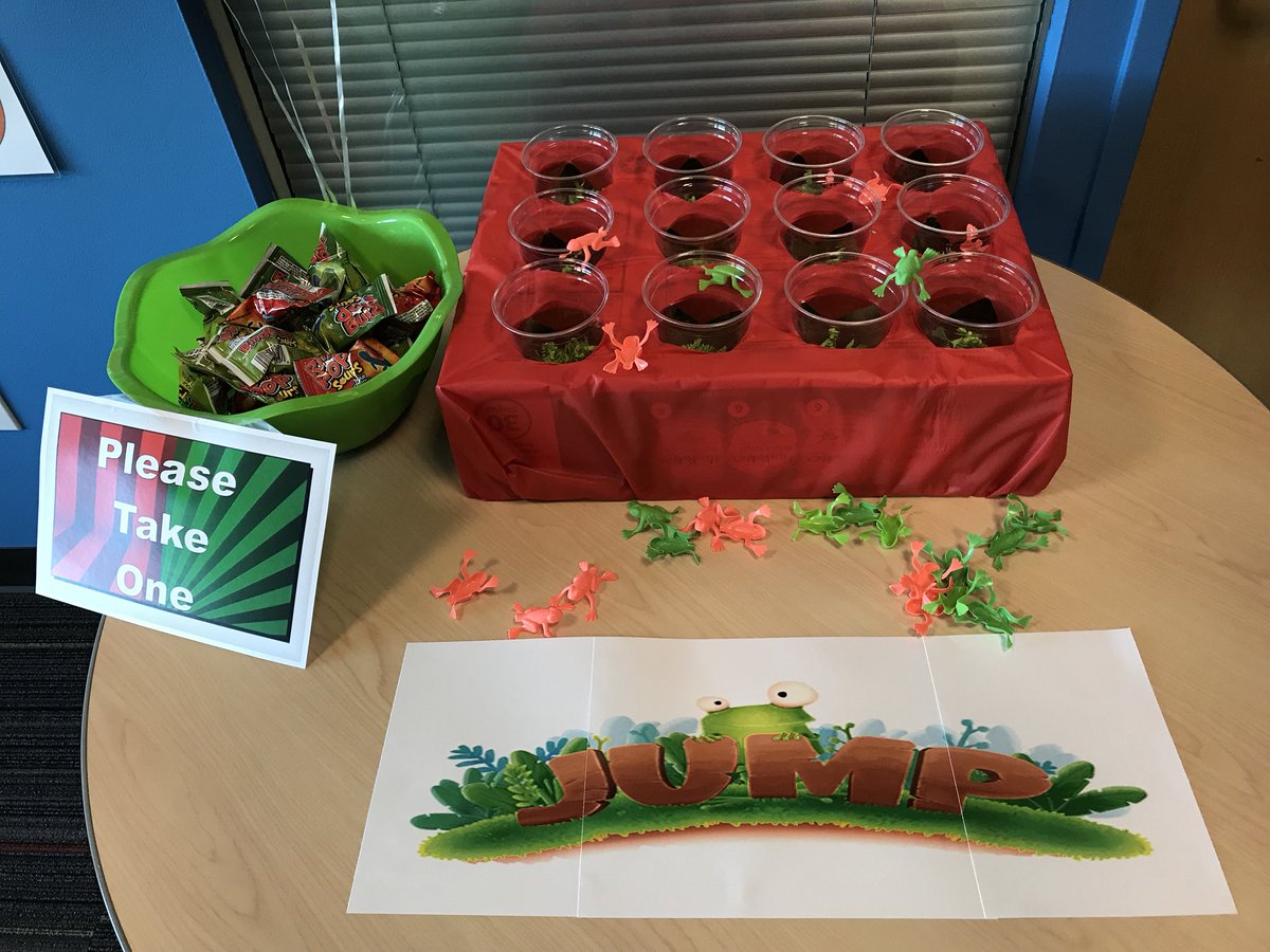 Yay! Green and red everywhere! Surveys are a go! #AwesomeATSD #YearoftheChat <a href="/Hylandr_ATT/">Ron Hyland</a> <a href="/socialbilllee/">Bill Lee</a> @liz_gtweets