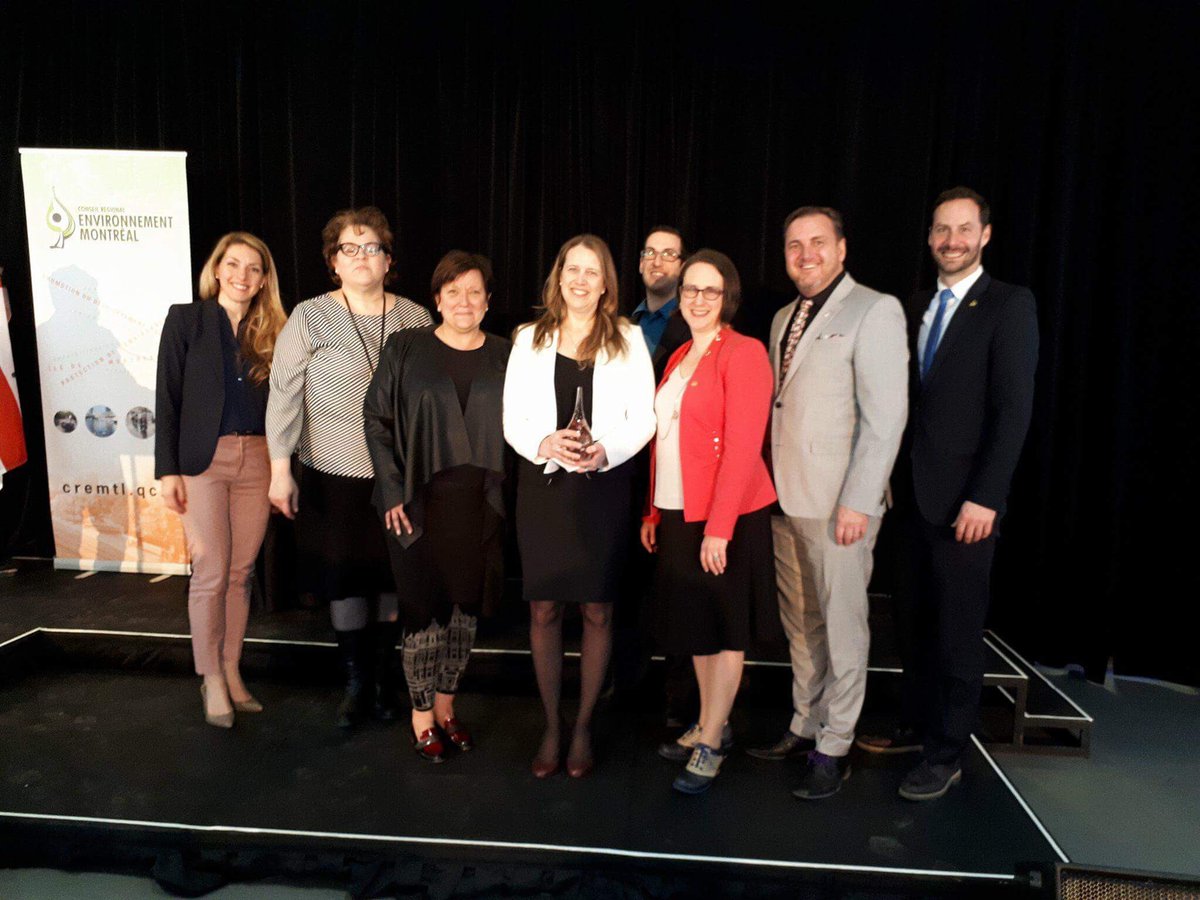 ThuillierEmilie's tweet photo. #Ahuntsic #Cartierville est le gagnant dans la Catégorie « Corps public » au #GalaMontrealDurable du @cremtl pour notre pavillon du Parcours Gouin, édifice à énergie nette zéro. Bravo à toute l’équipe qui a travaillé fort! @AhuntsicCartier #dd https://t.co/s8WYDWC2Mg