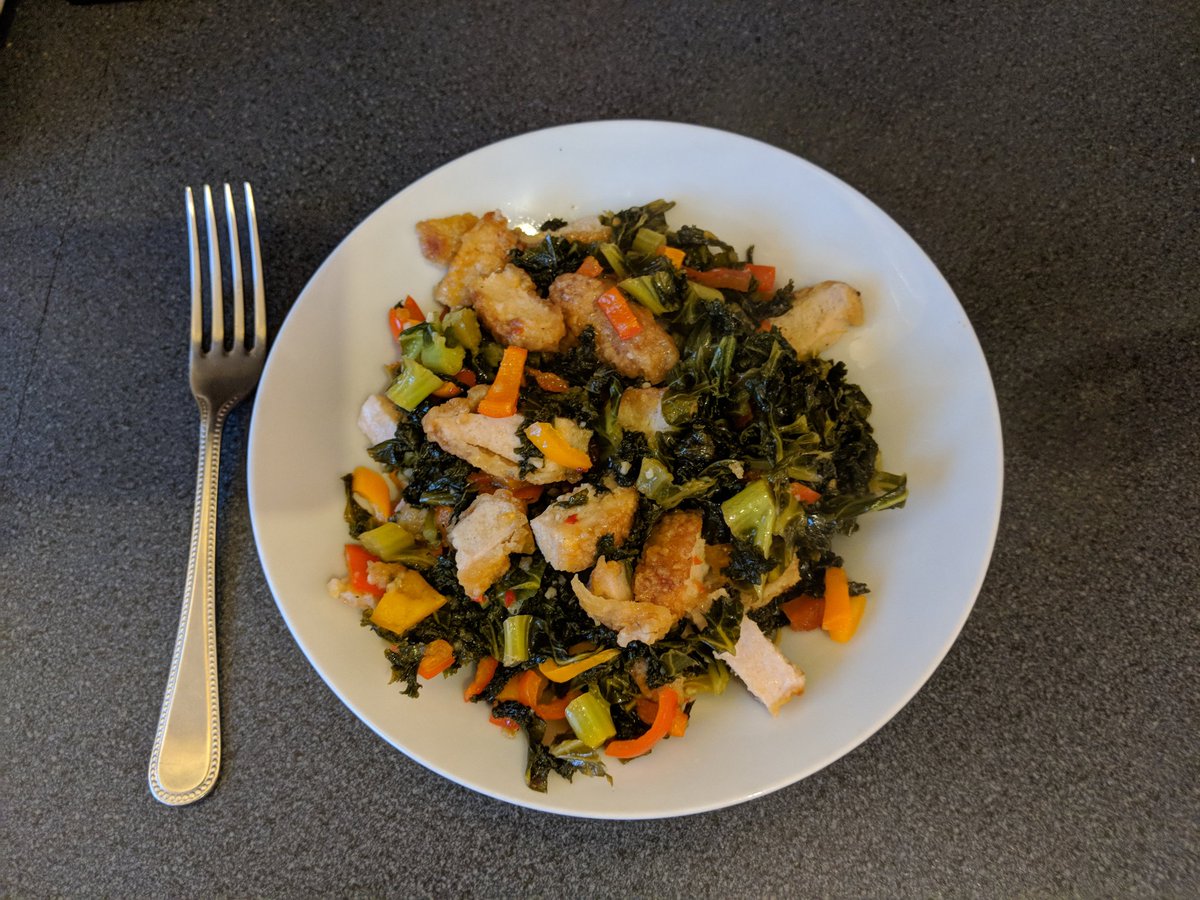 Superell83's tweet photo. When you realise you are still hungry and end up eating the while packet of peppers and bag of kale with your chicken but man did it taste good #homemadecooking #imthechef https://t.co/HX3FuNJbrv
