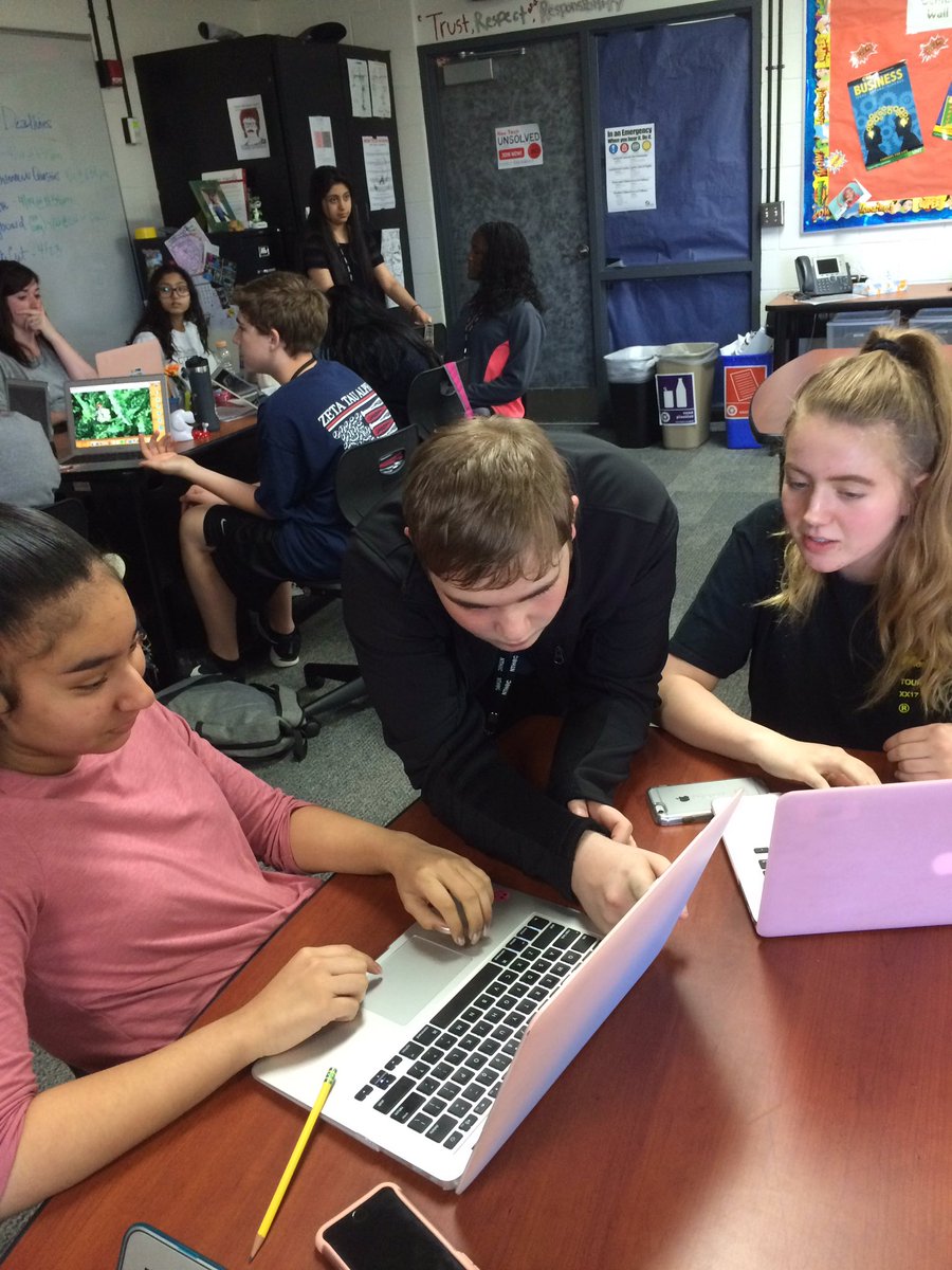 Sarah_NTHC's tweet photo. Our team is working really hard on solving issues and perfecting our film! @NthSaucier @Janelle @youthactionfilm #NTHCVoice #NTHC10 https://t.co/agdn4NIl6U