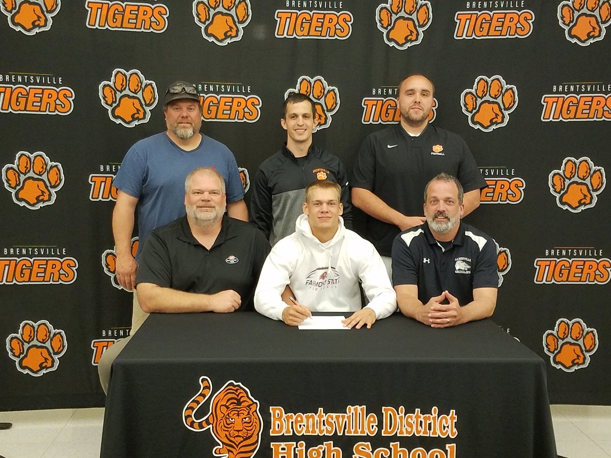 BrentsvilleSpo1's tweet photo. Congratulations to our college signees, Jake Cornwell (football at Fairmont State) and Samantha Mathis (rugby at Mount St. Marys) https://t.co/AkESZ2tywM